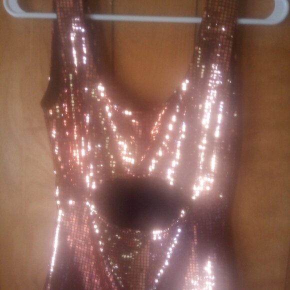 U O womens rose gold sequin cut out bodysuit size M - Picture 4 of 5